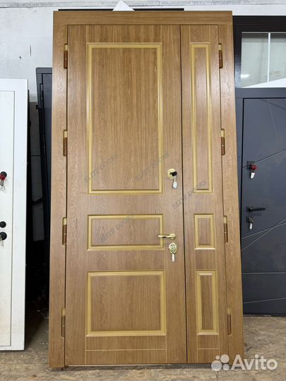 Двустворчатая входная дверь с терморазрывом