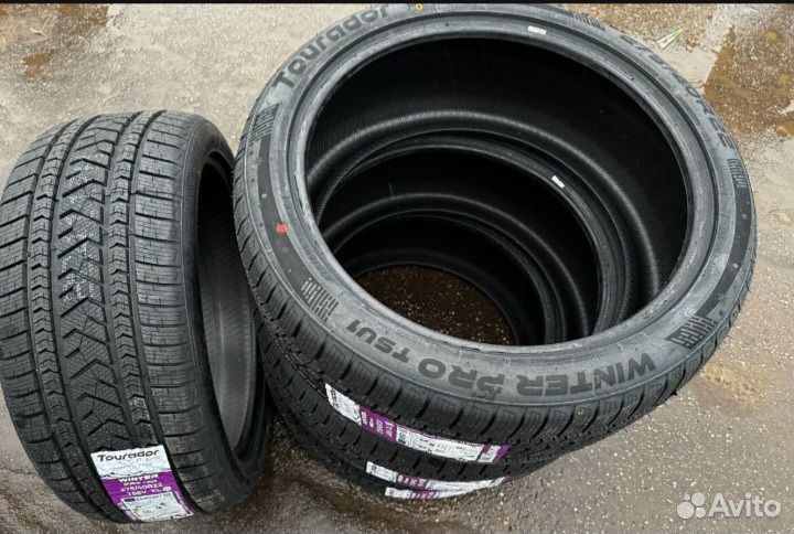 Tourador Winter Pro TSU1 275/40 R22 108V