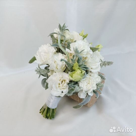 Букет невесты из стойких цветов