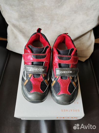 Кроссовки geox