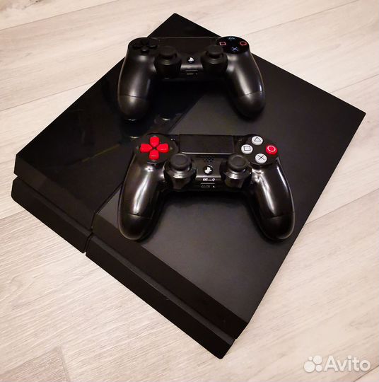 Sony PS4 / прошитая / много игр / 2 геймпада