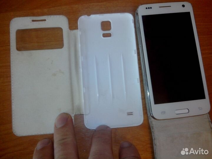 Ремешки для телефонов, чехлы, брелки для сотовых