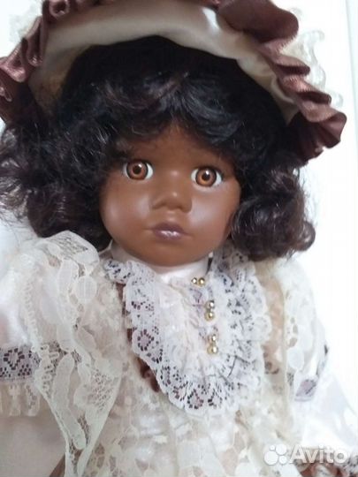 Фарфоровая кукла