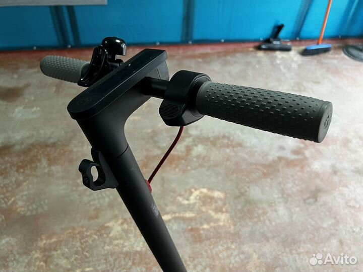 Электросамокат Xiaomi Mi Electric Scooter 1S