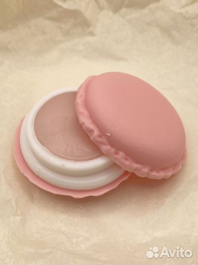 Натуральный бальзам для губ ручной работы