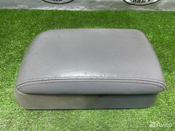 Бардачок между сиденьями Toyota Land Cruiser FZJ80