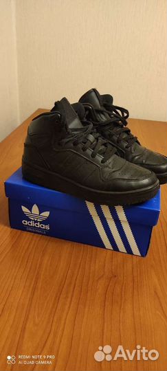 Кроссовки Adidas