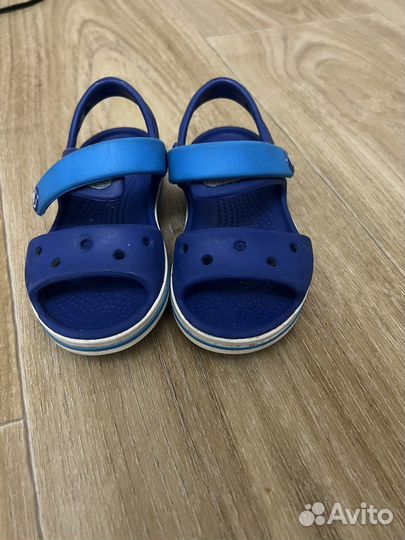 Сандали crocs 22-23
