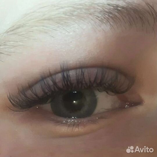 Наращивание ресниц, маникюр, педикюр