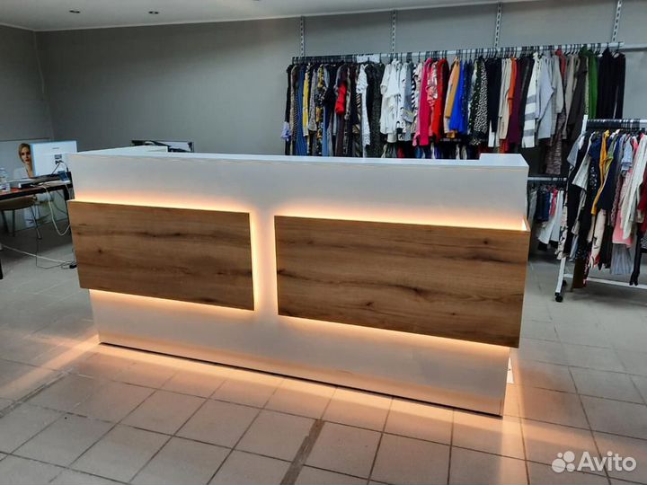 Стойка ресепшн