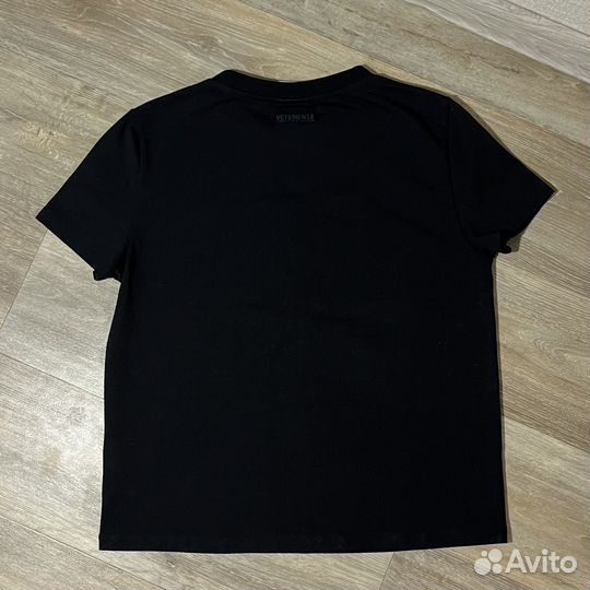 Новая футболка vetements