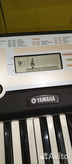 Синтезатор Yamaha R200