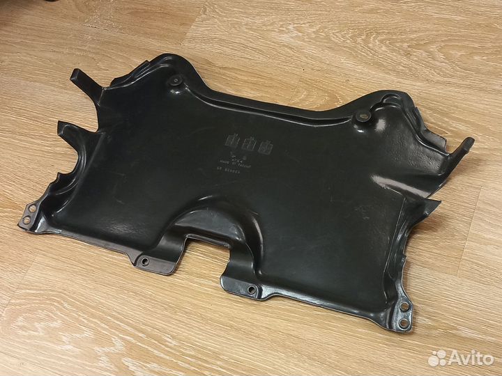 Защита двигателя Mercedes E-Class W212 09- централ