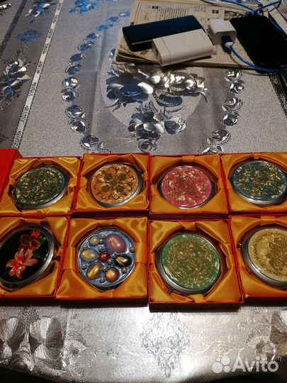 Зеркальце карманное