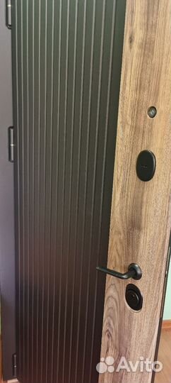Дверь входная металлическая