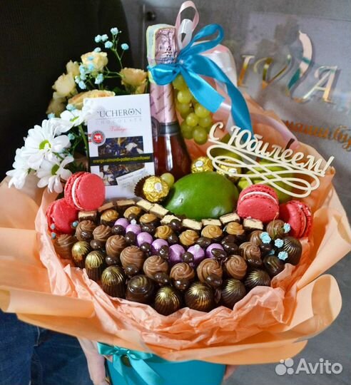 Букеты из сухофруктов и орехов учителю