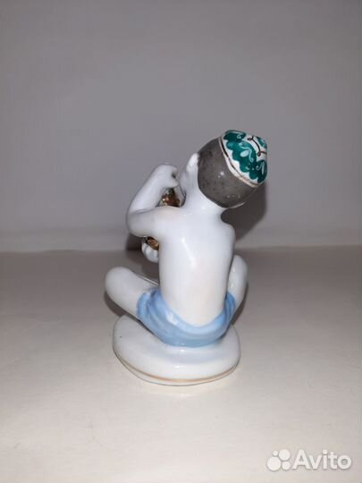 Мальчик с виноградом лфз