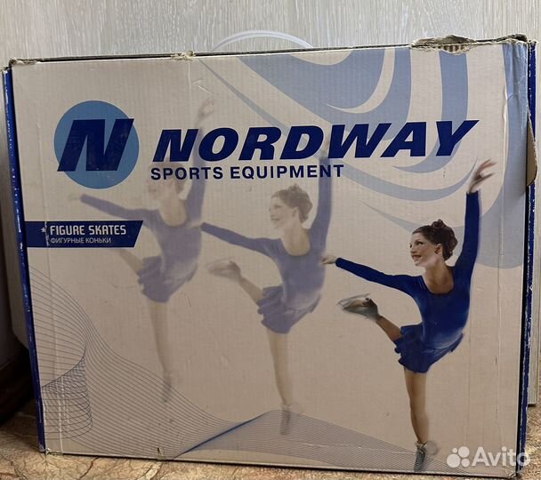 Женские фигурные коньки