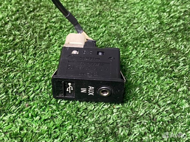 Гнездо aux Bmw X5 E70