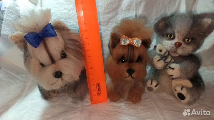 Игрушка-сувенир из натуральной шерсти