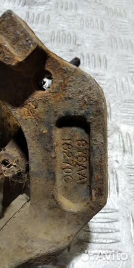 Суппорт задний правый Chrysler Pacifica 2003-2008