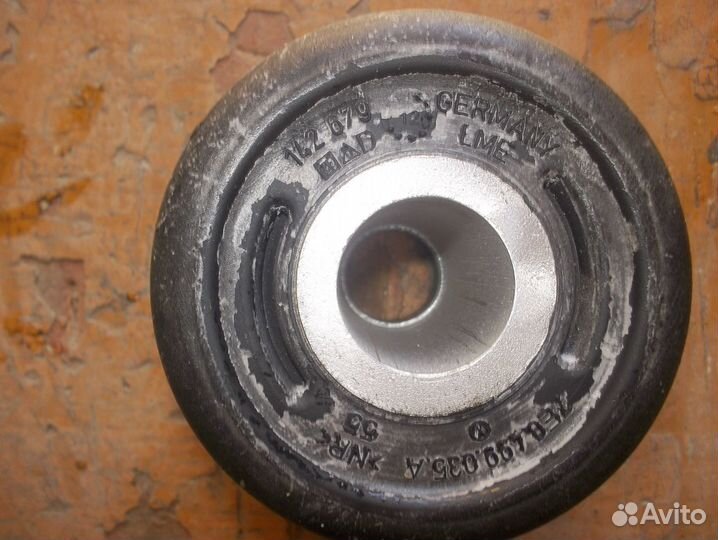 Паддон двиготеля падушка