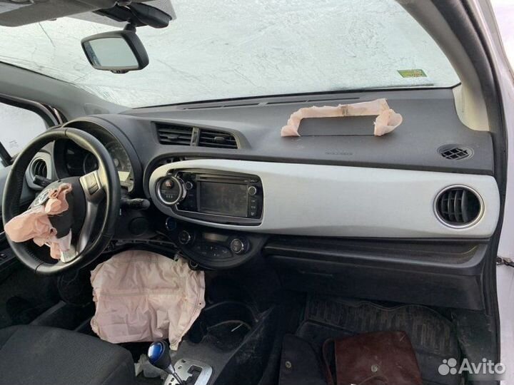 Безопасность Toyota Yaris 2013