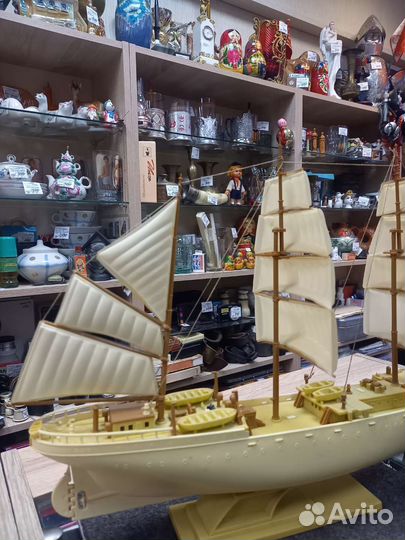 Корабль сувенирный