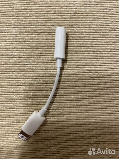 Переходник Apple Lightning to mini jack 3.5