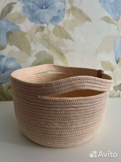 Корзина с ручками для хранения вещей