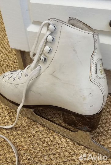 Фигурные коньки wifa