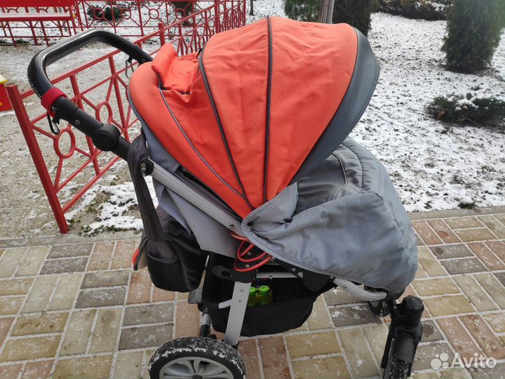 Прогулочная коляска