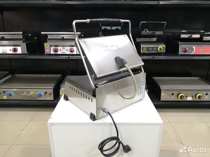 Контактный гриль новый