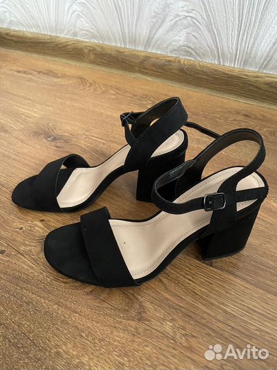 Туфли женские на каблуке 35 размер