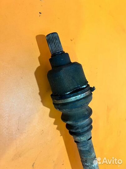 Привод передний левый на Peugeot 308