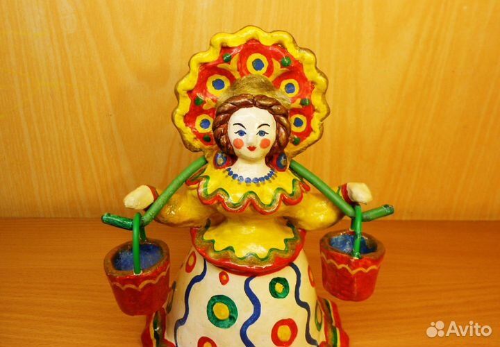 Дымковская игрушка Барыня водоноска. (20см.)