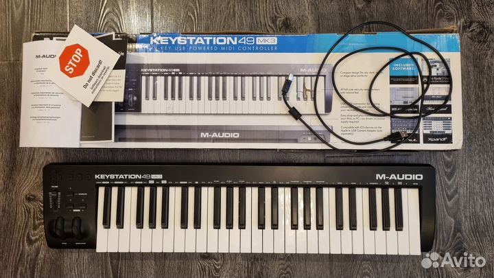 Midi клавиатура M-audio