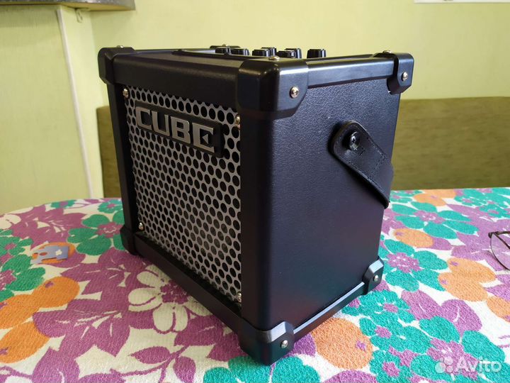 Гитарный комбоусилитель