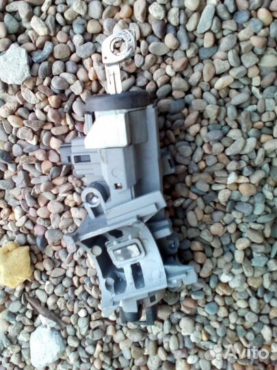 Замок зажигания на FAW Besturn B50