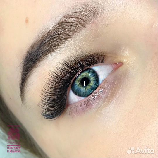 Наращивание ресниц, моделирование бровей