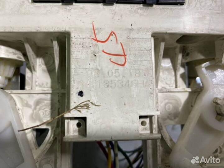 Блок управления печкой (правый руль) прав. Mitsubi