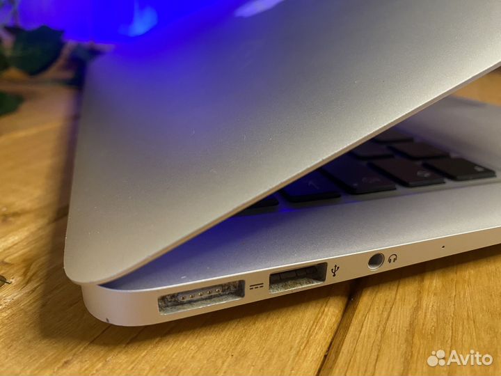 Ноутбук MacBook Air 13 2015 с гарантией