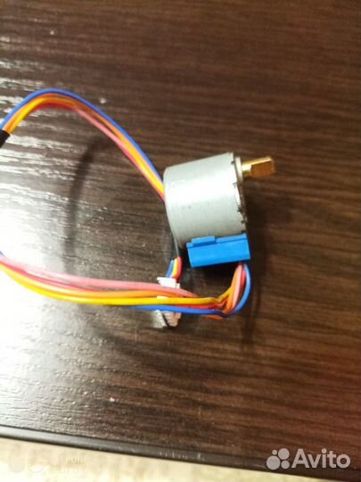 Моторчик шаговый заслонки 12V DC