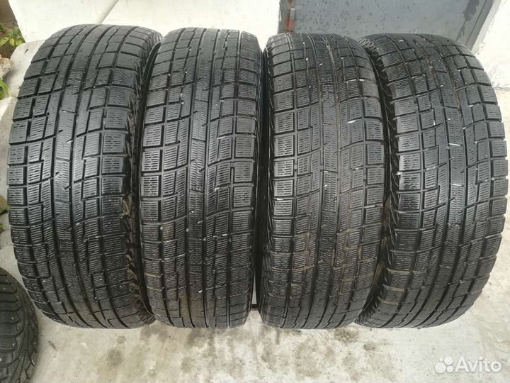 Yokohama Ice Guard IG30 215/60 R17