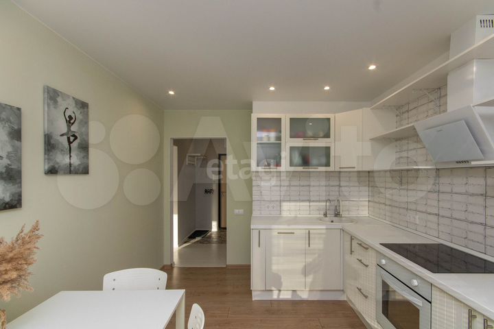 2-к. квартира, 61 м², 13/17 эт.