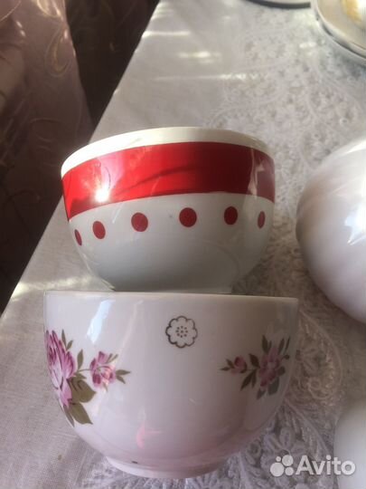 Чашки, сахарницы