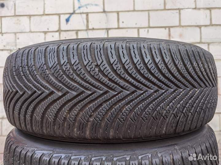 Michelin Alpin 5 205/60 R16 96H