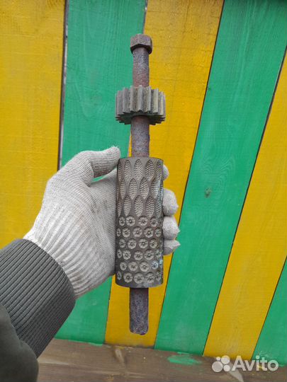 Деталь от старого печатного станка