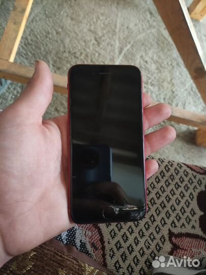 Телефон iPhone 8