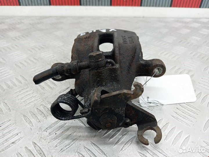 Суппорт задний правый для Volvo S40 V40 1